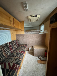 Used 2005 Classic 3H LQ Horse Trailer