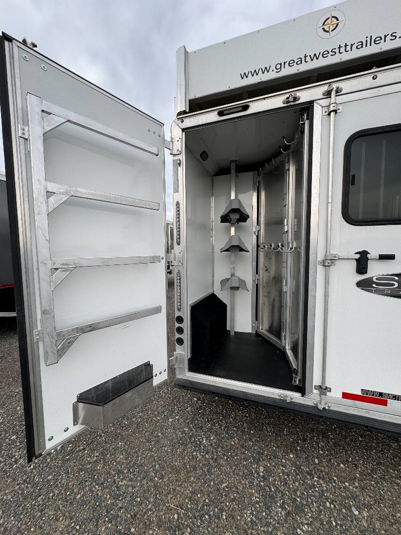Used 2022 SMC Laramie 2H LQ Horse Trailer