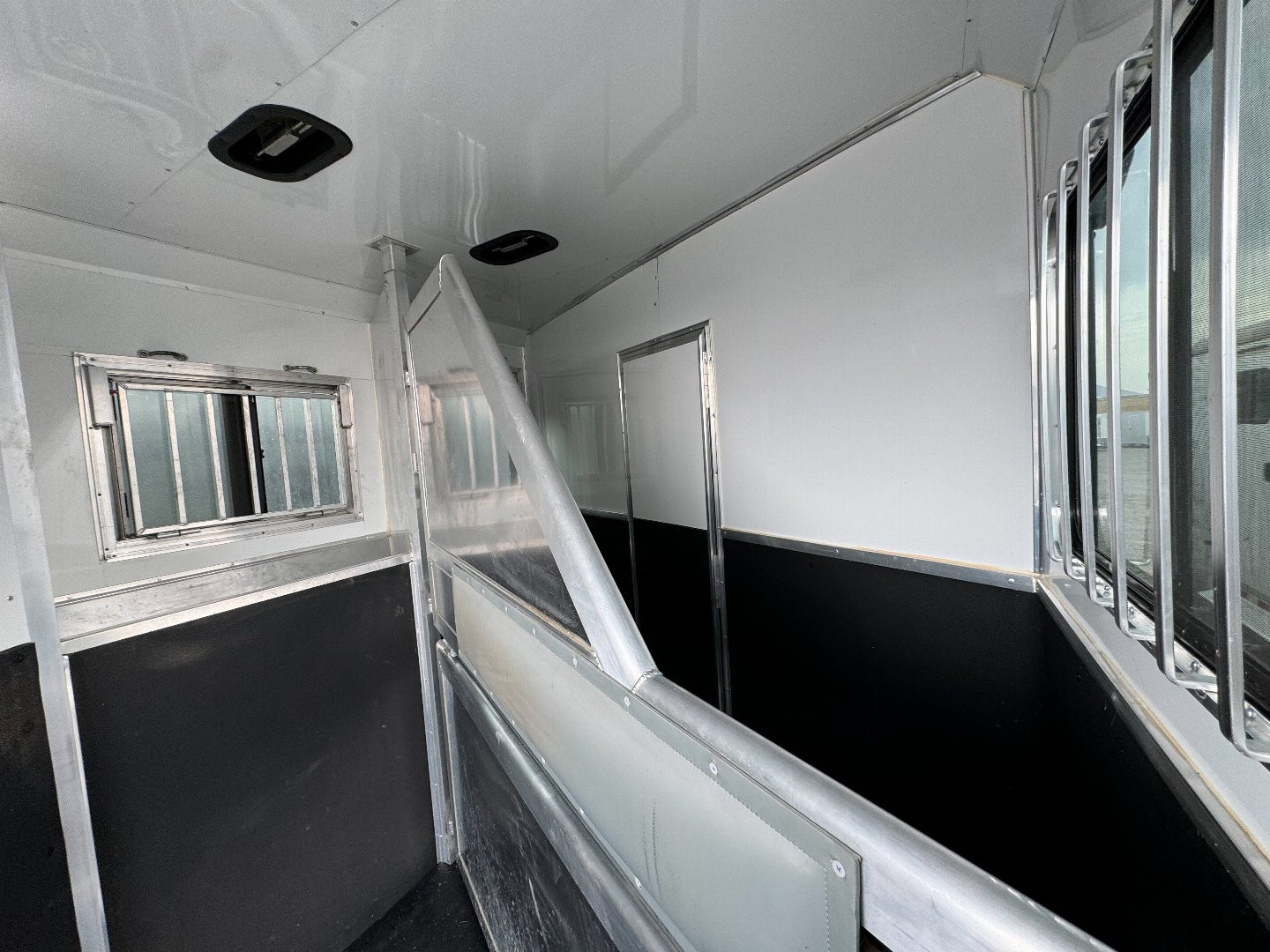Used 2022 SMC Laramie 2H LQ Horse Trailer