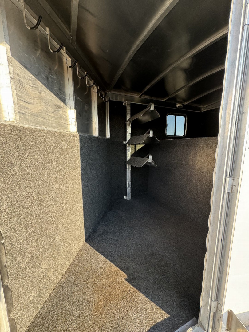 Used 2007 CLASSIC ALUMINUM 3H CAVALIER Horse Trailer