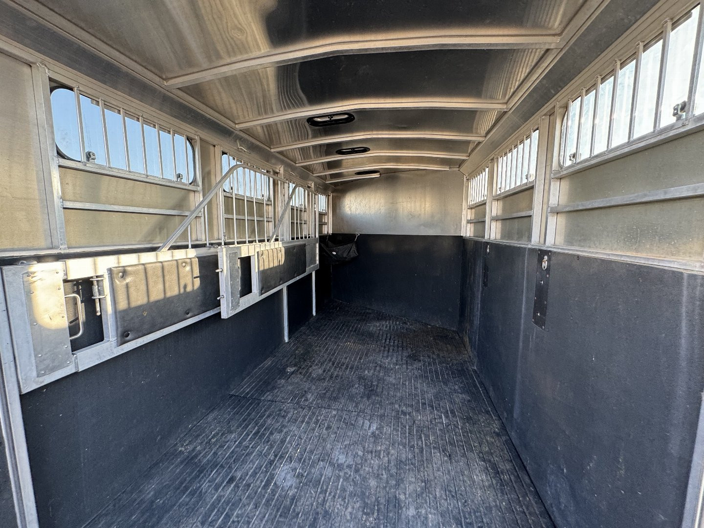 Used 2007 CLASSIC ALUMINUM 3H CAVALIER Horse Trailer