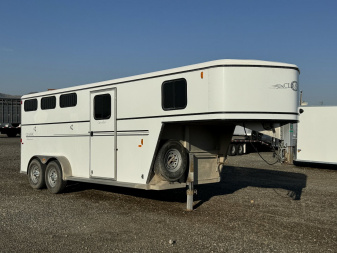 Used 2007 CLASSIC ALUMINUM 3H CAVALIER Horse Trailer