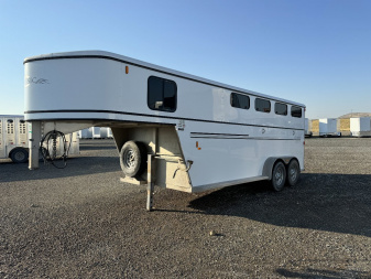 Used 2007 CLASSIC ALUMINUM 3H CAVALIER Horse Trailer