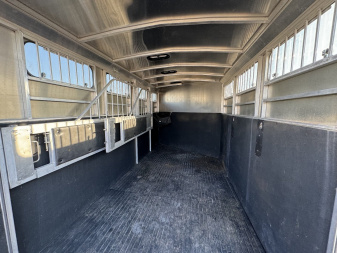 Used 2007 CLASSIC ALUMINUM 3H CAVALIER Horse Trailer