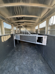 Used 2007 CLASSIC ALUMINUM 3H CAVALIER Horse Trailer