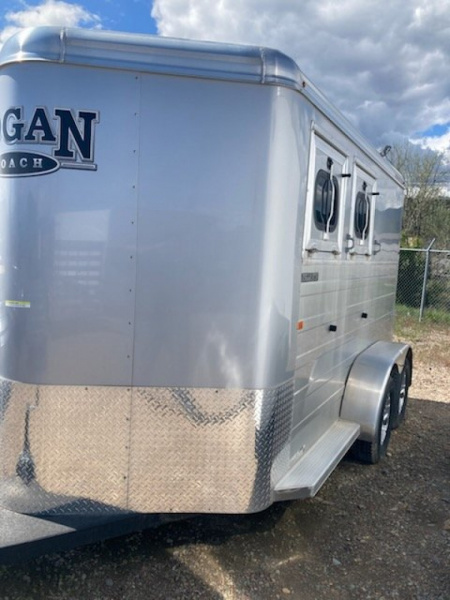New 2024 LOGAN COACH 2H BULLSEYE BH HORSE TRL