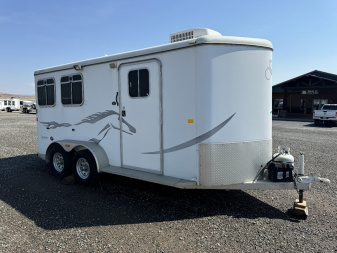 Used 2005 Logan Coach 2H LQ BP Horse Trailer