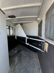 Used 2005 Logan Coach 2H LQ BP Horse Trailer