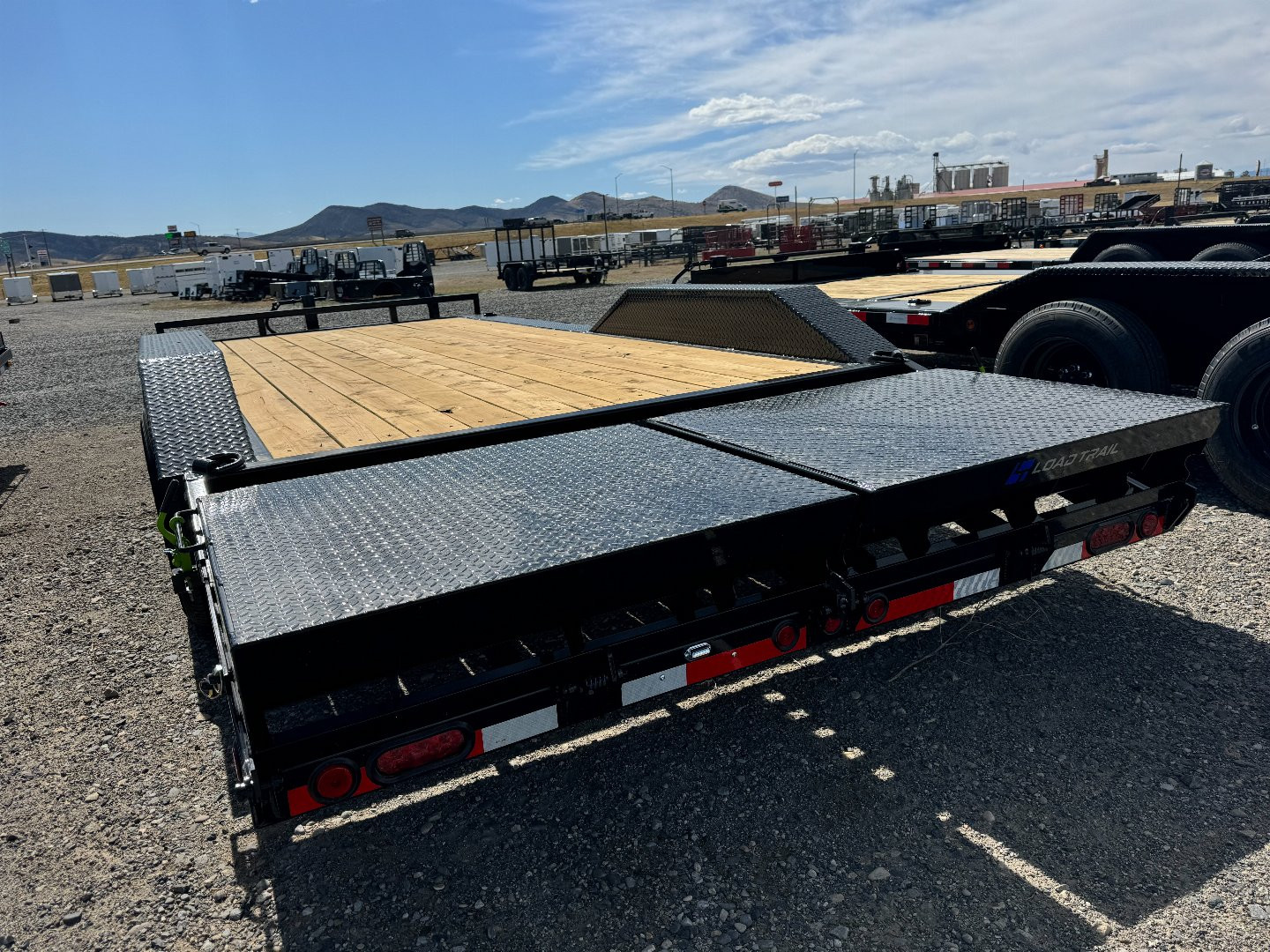 New 2025 LOAD TRAIL CH 102"x20 Car Hauler