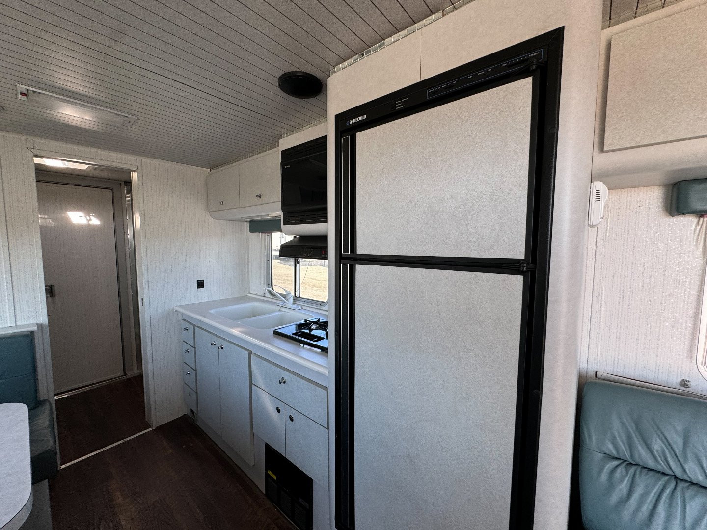 Used 1995 Featherlite Trailers 3H LQ Horse Trailer