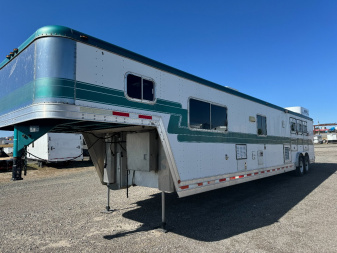 Used 1995 Featherlite Trailers 3H LQ Horse Trailer