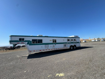 Used 1995 Featherlite Trailers 3H LQ Horse Trailer