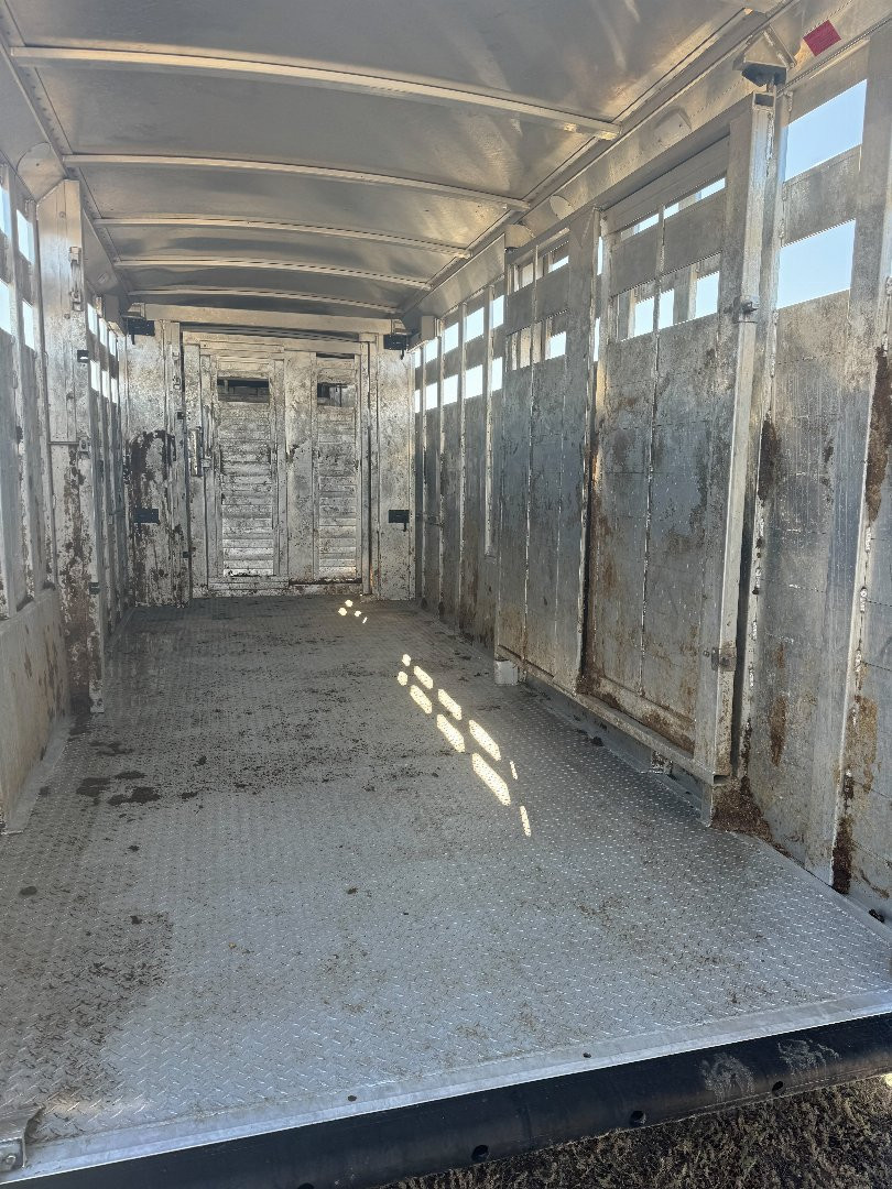 Used 2022 4-Star Trailers 24' Stock Trailer