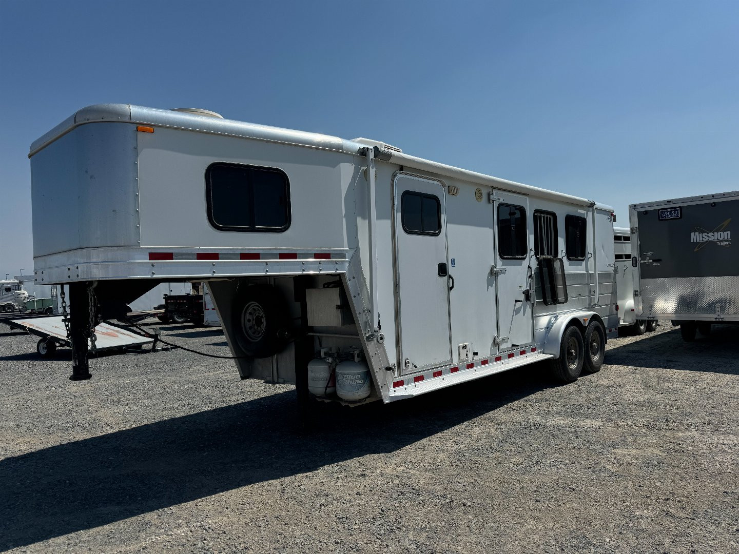 Used 2007 Kiefer Manufacturing Genesis 3H Living Quarter Horse Trailer