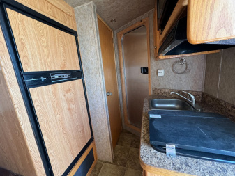 Used 2007 Kiefer Manufacturing Genesis 3H Living Quarter Horse Trailer