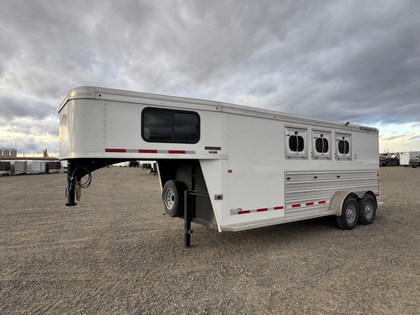 Used 2024 LOGAN COACH Bullseye 3H GN Horse Trailer