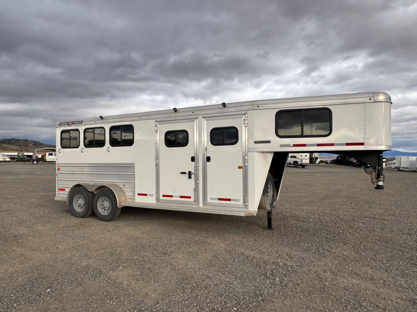 Used 2024 LOGAN COACH Bullseye 3H GN Horse Trailer