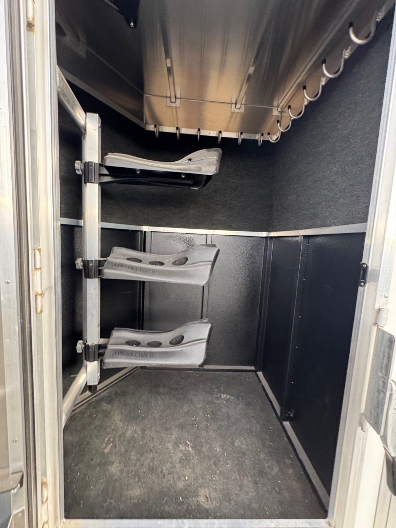 Used 2024 LOGAN COACH Bullseye 3H GN Horse Trailer
