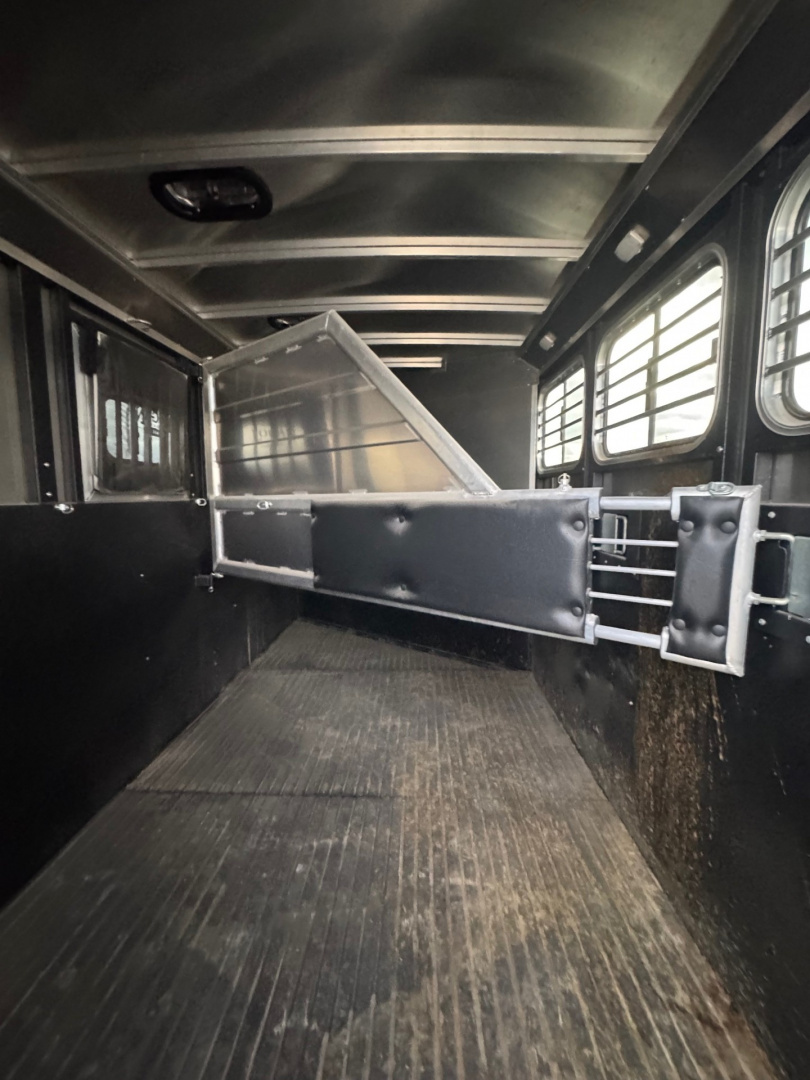 Used 2024 LOGAN COACH Bullseye 3H GN Horse Trailer