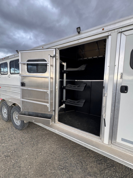 Used 2024 LOGAN COACH Bullseye 3H GN Horse Trailer