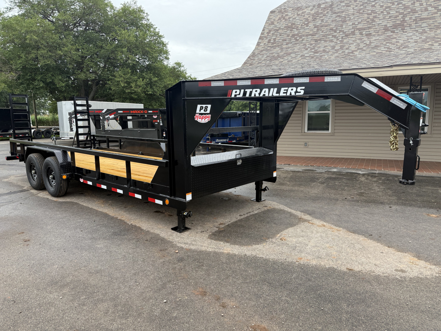 New 2026 PJ 83"x20' Gooseneck Angle Pipetop Trailer – P8