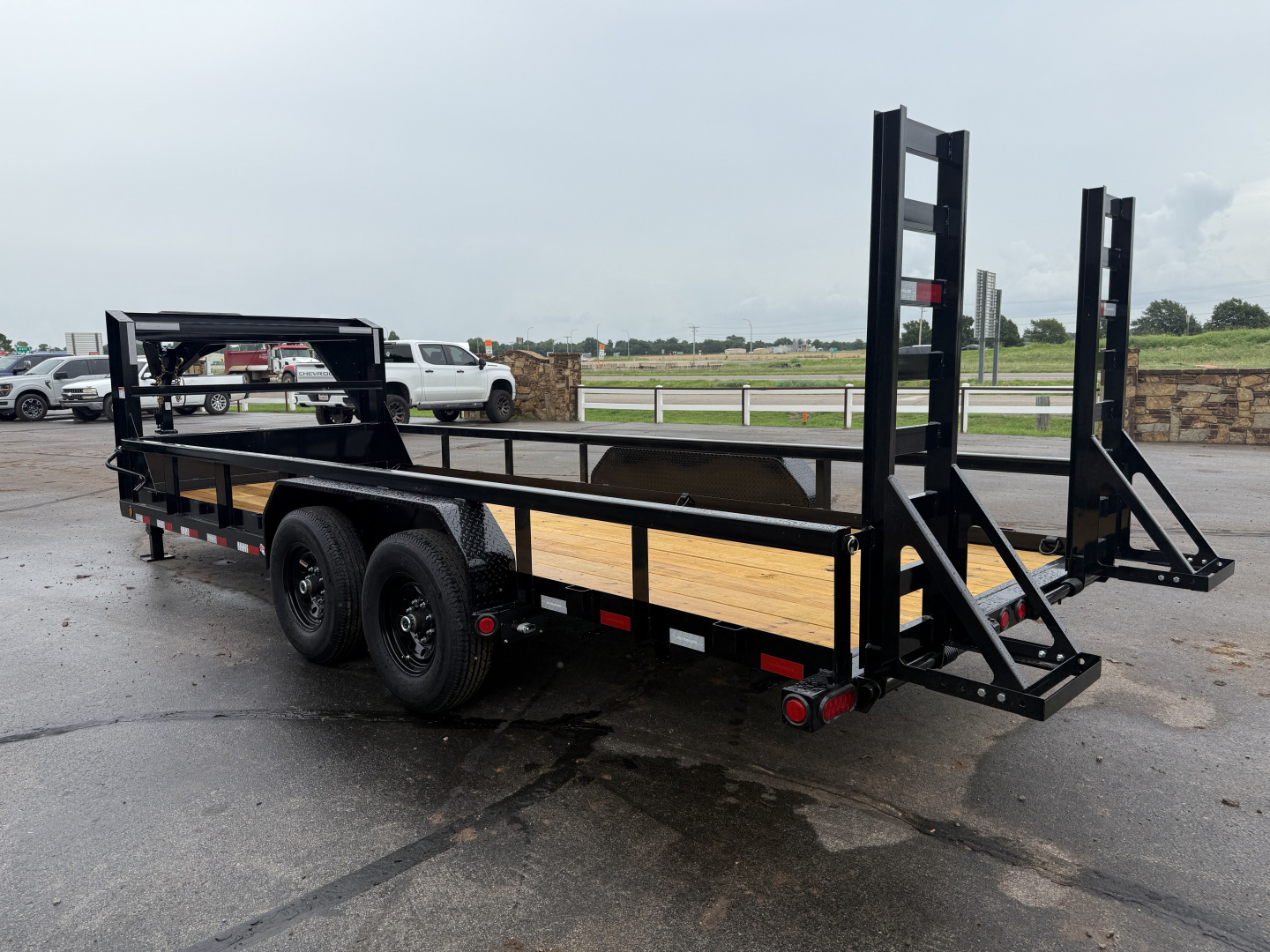 New 2026 PJ 83"x20' Gooseneck Angle Pipetop Trailer – P8