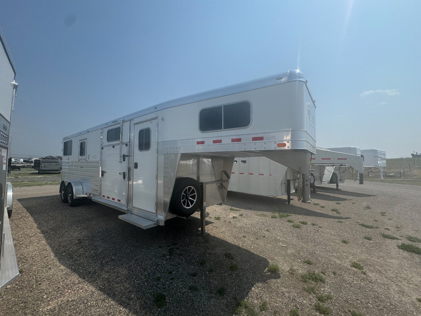 New 2025 4-Star 2+1 Horse Trailer