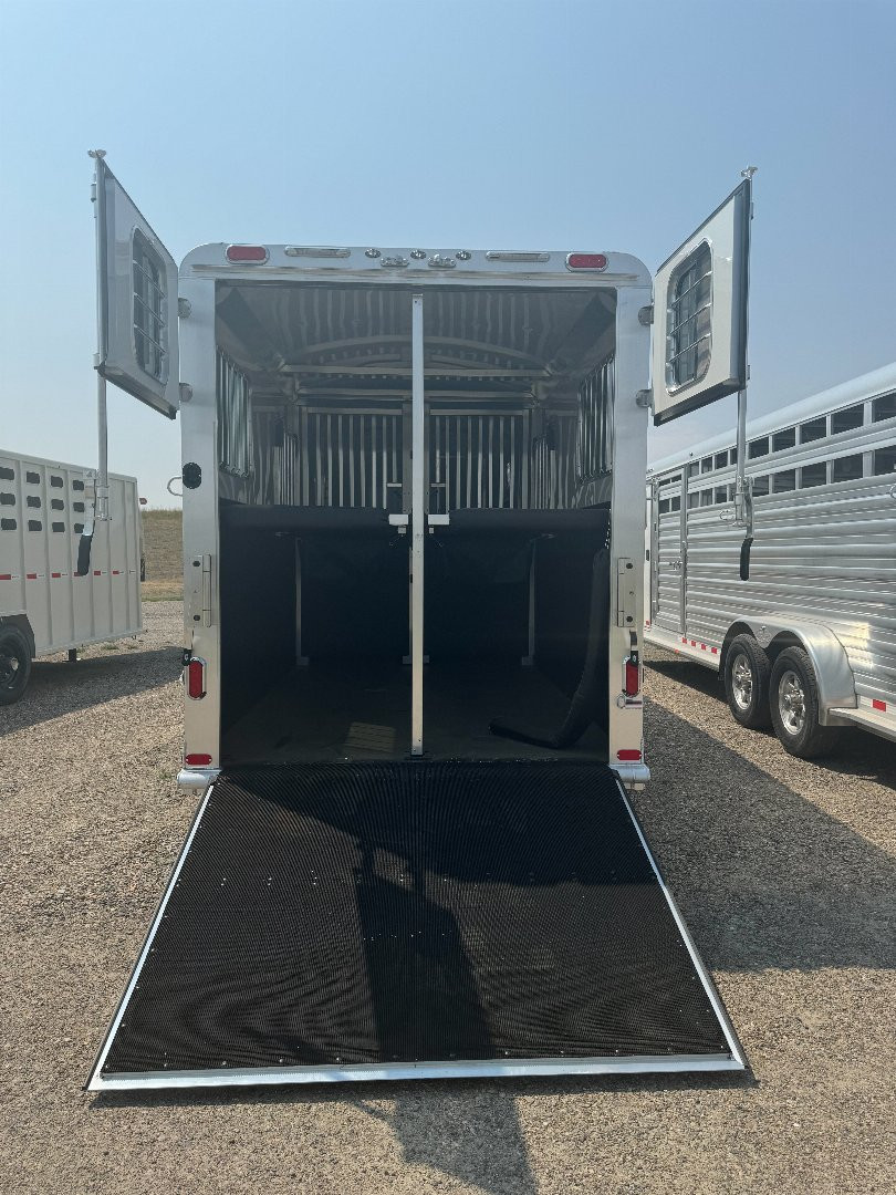 New 2025 4-Star 2+1 Horse Trailer