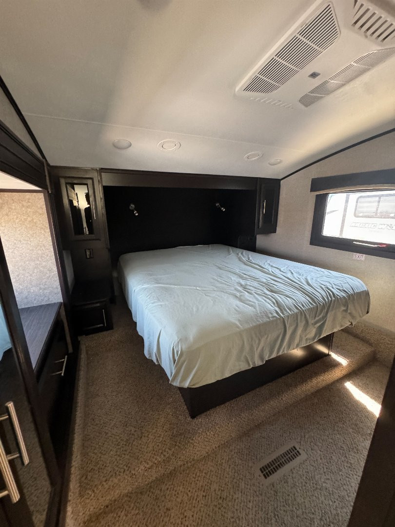 Used 2019 Jayco EAGLE Fifth Wheel