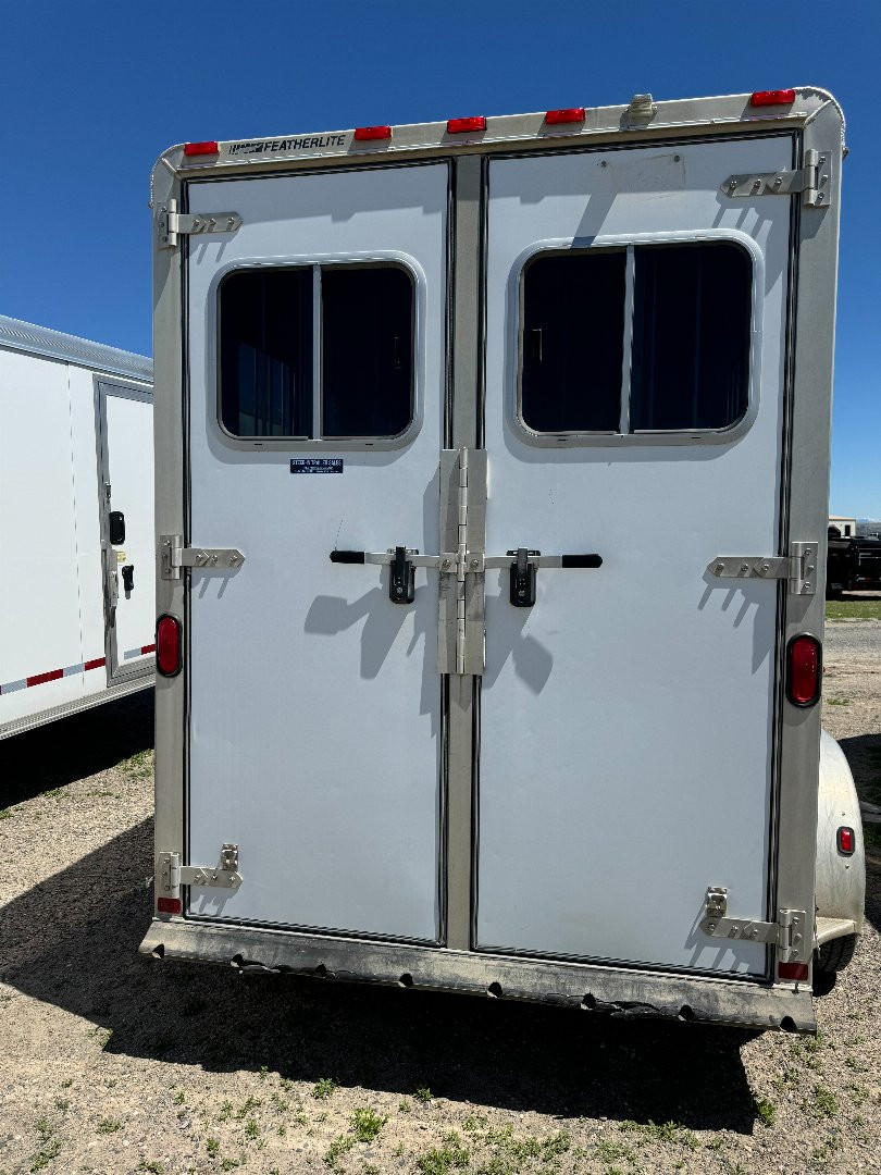 Used 2003 Featherlite Trailers 2H BP STRAIGT LOAD Horse Trailer