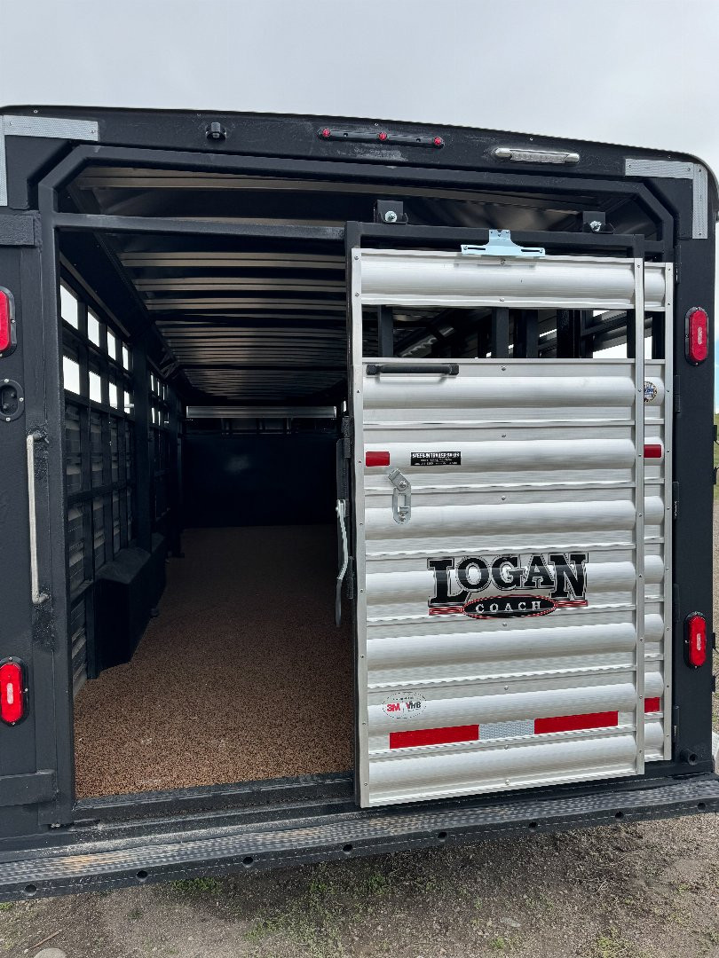 New 2024 Logan Coach Cattleman 24' Stock Trailer