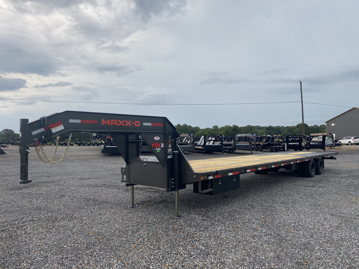New 2026 MAXXD 40' x 102" 30k Hyd Dove Gooseneck Trailer