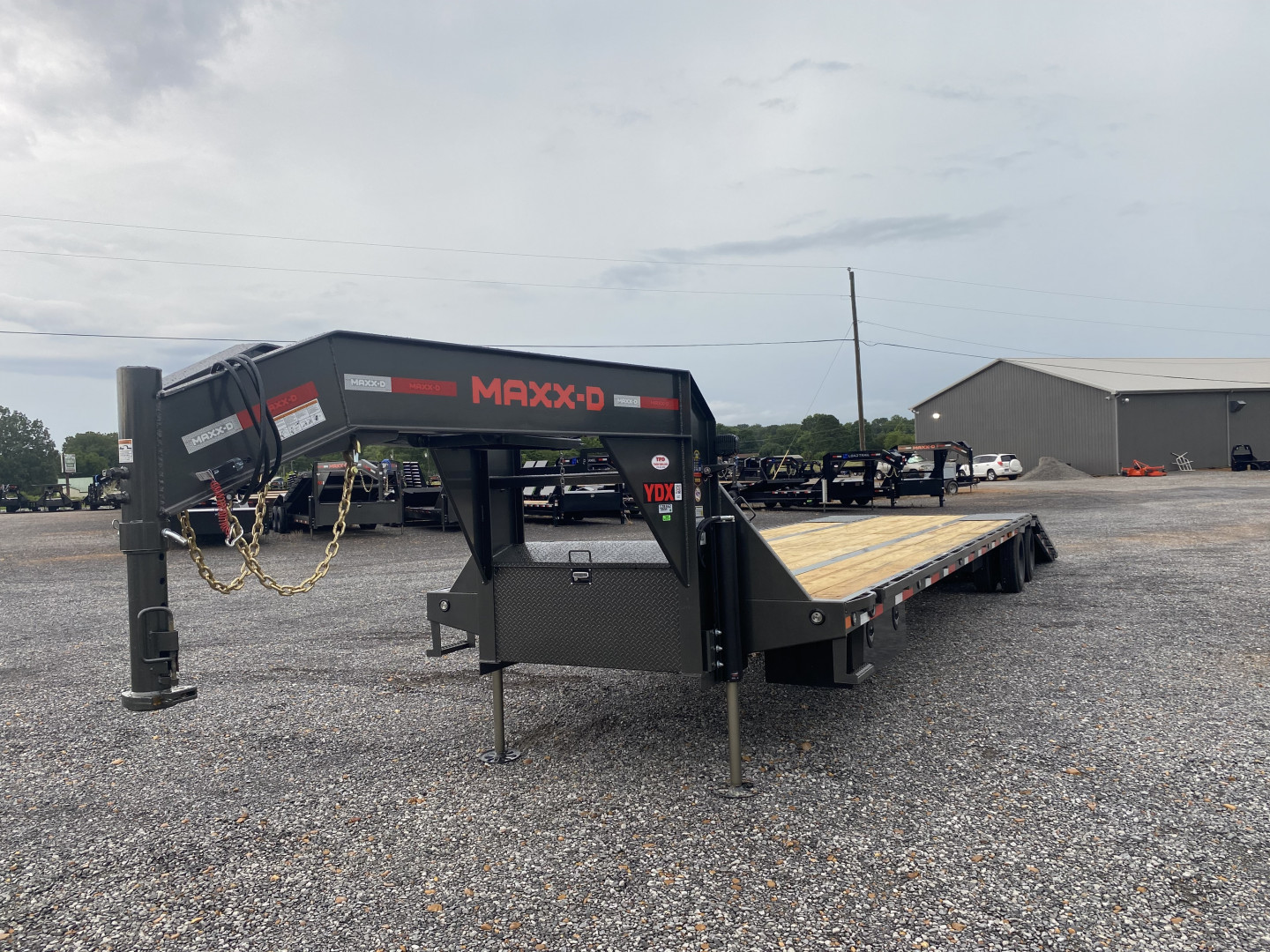 New 2026 MAXXD 40' x 102" 30k Hyd Dove Gooseneck Trailer