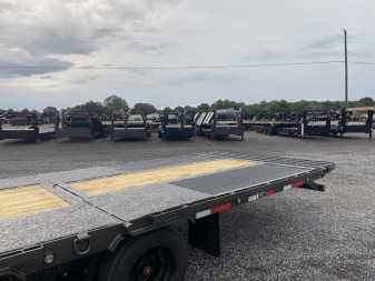 New 2026 MAXXD 40' x 102" 30k Hyd Dove Gooseneck Trailer