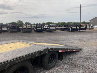 New 2026 MAXXD 40' x 102" 30k Hyd Dove Gooseneck Trailer