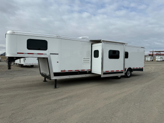 New 2024 Logan Coach Sport Hauler- 14'x14' -14'Garage