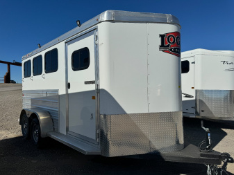 New 2024 LOGAN COACH 3H BULLSEYE BH Horse Trailer