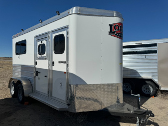 New 2023 LOGAN COACH 2H BULLSEYE STRAIGHT LOAD Horse Trailer