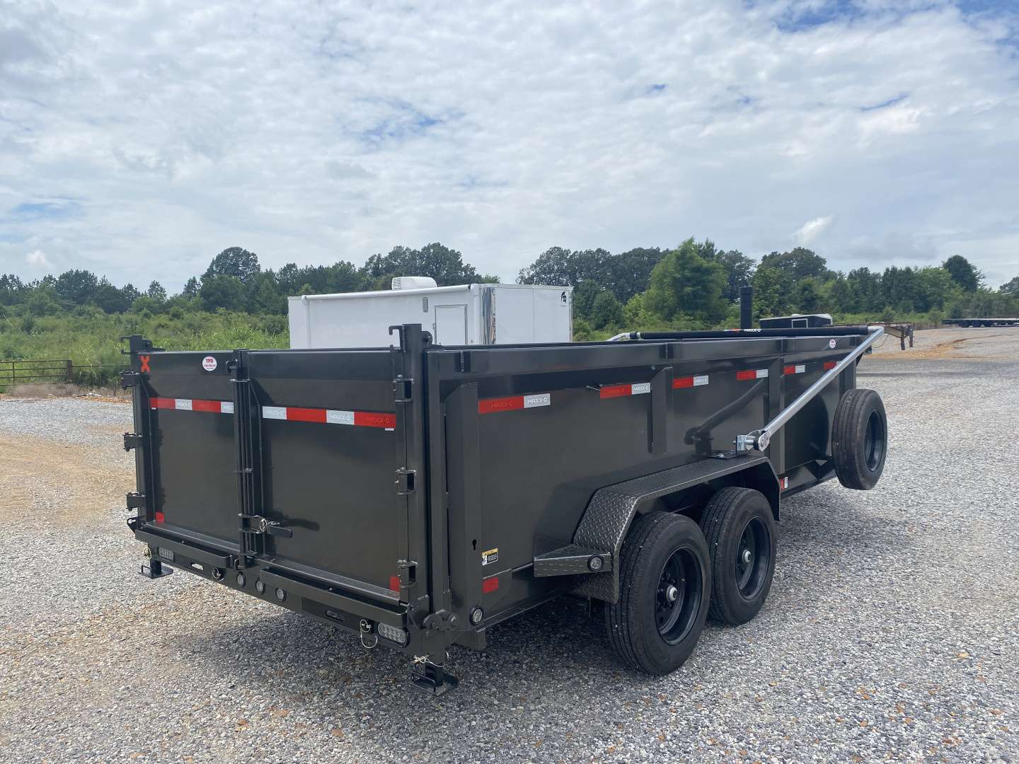 New 2026 MAXXD Dump Trailer | 16' x 83" 17.5K GVWR