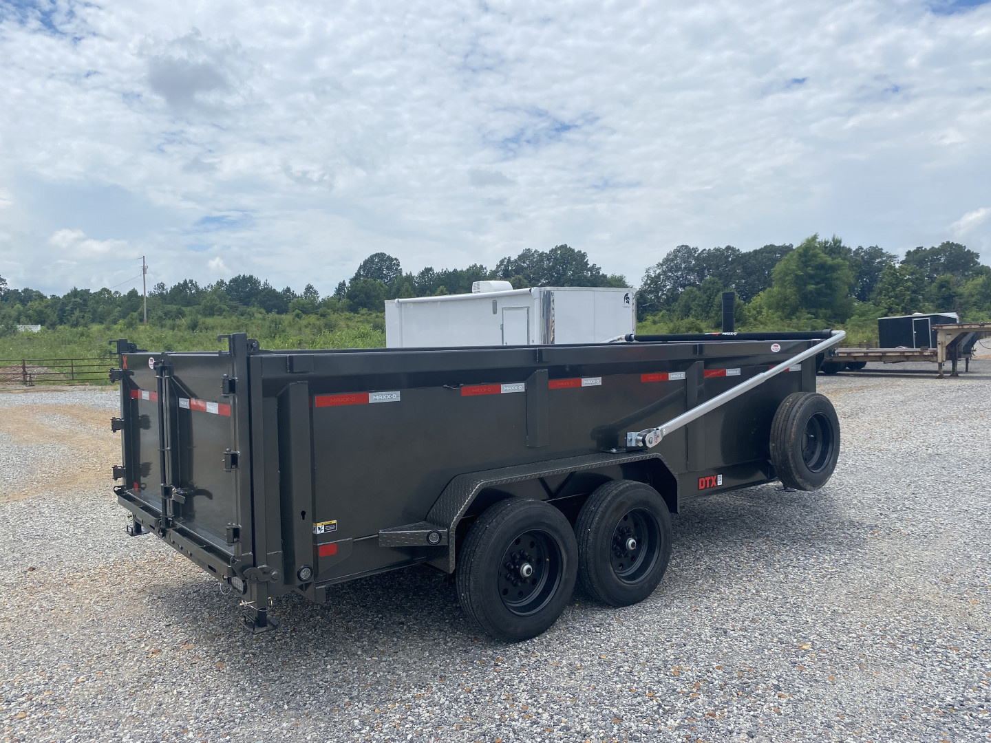 New 2026 MAXXD Dump Trailer | 16' x 83" 17.5K GVWR