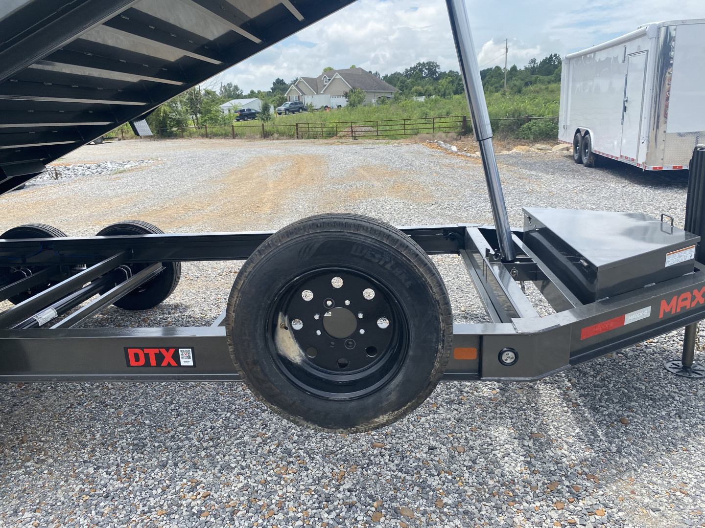 New 2026 MAXXD Dump Trailer | 16' x 83" 17.5K GVWR