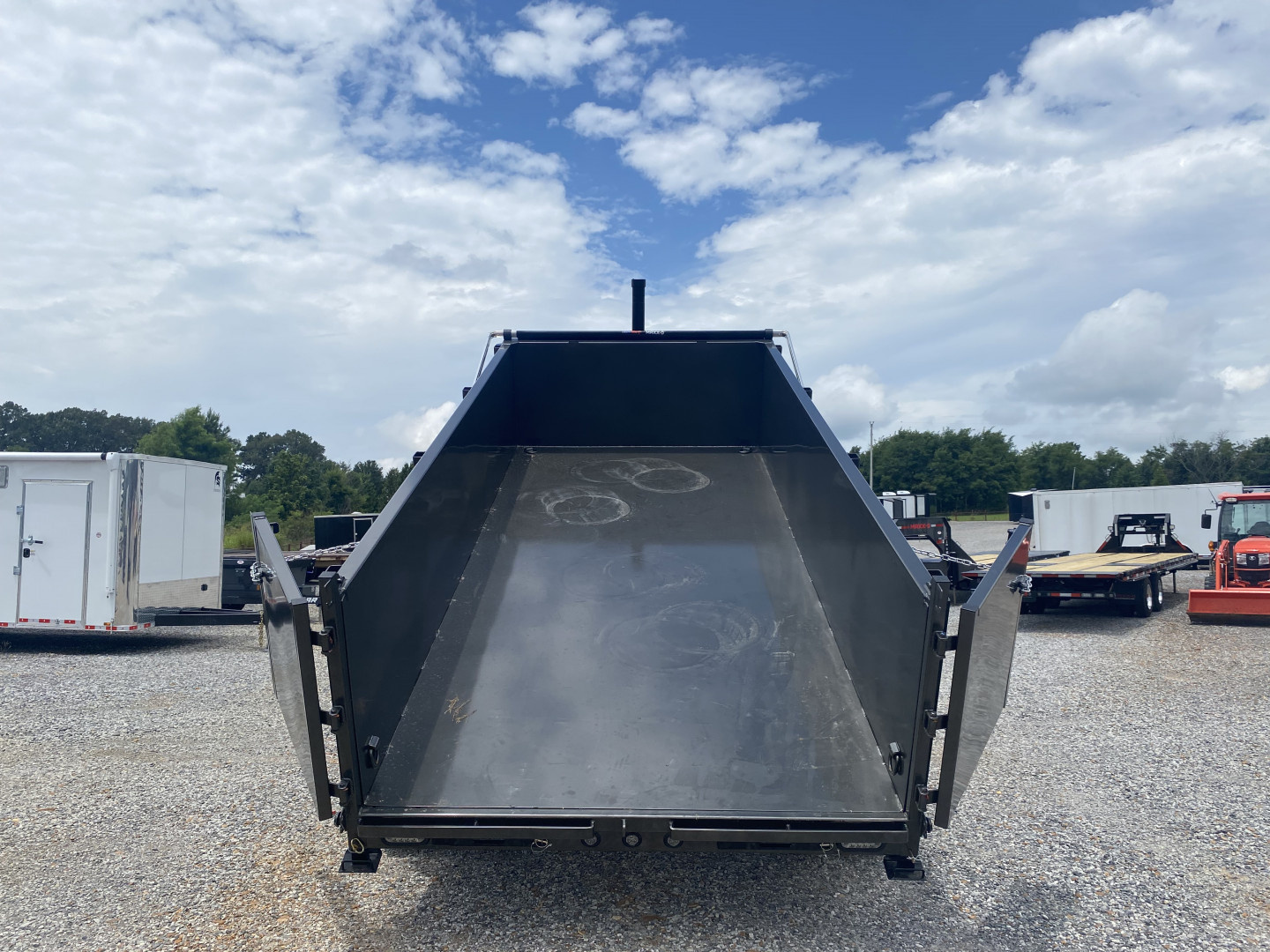 New 2026 MAXXD Dump Trailer | 16' x 83" 17.5K GVWR