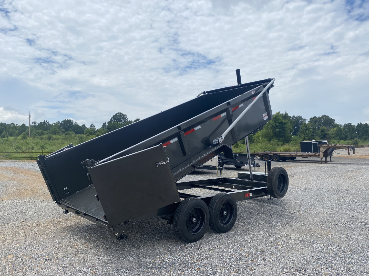 New 2026 MAXXD Dump Trailer | 16' x 83" 17.5K GVWR