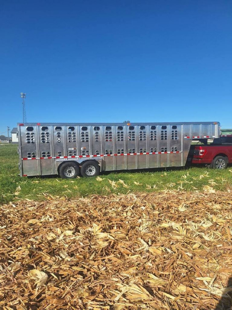 Used 1996 Wilson Trailer Company Gooseneck stock Combo Trailer