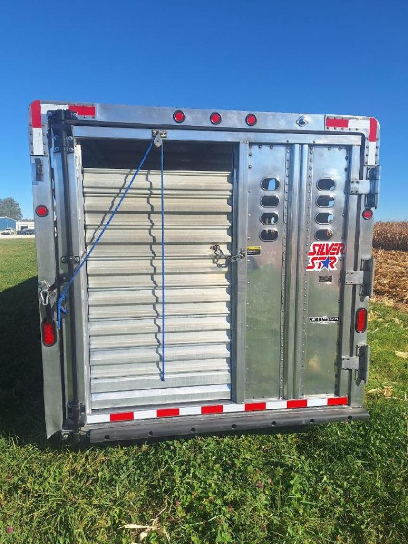 Used 1996 Wilson Trailer Company Gooseneck stock Combo Trailer