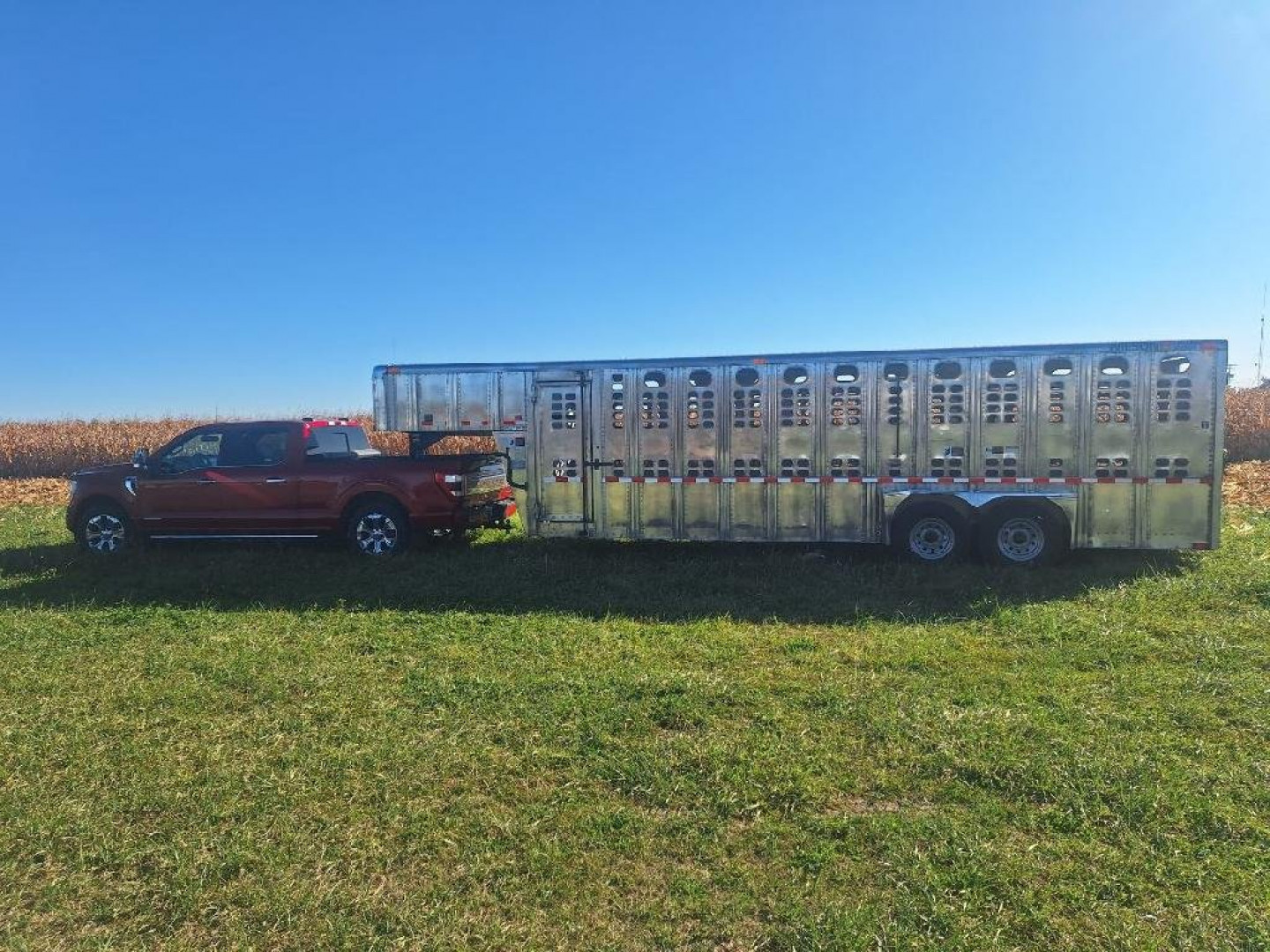 Used 1996 Wilson Trailer Company Gooseneck stock Combo Trailer