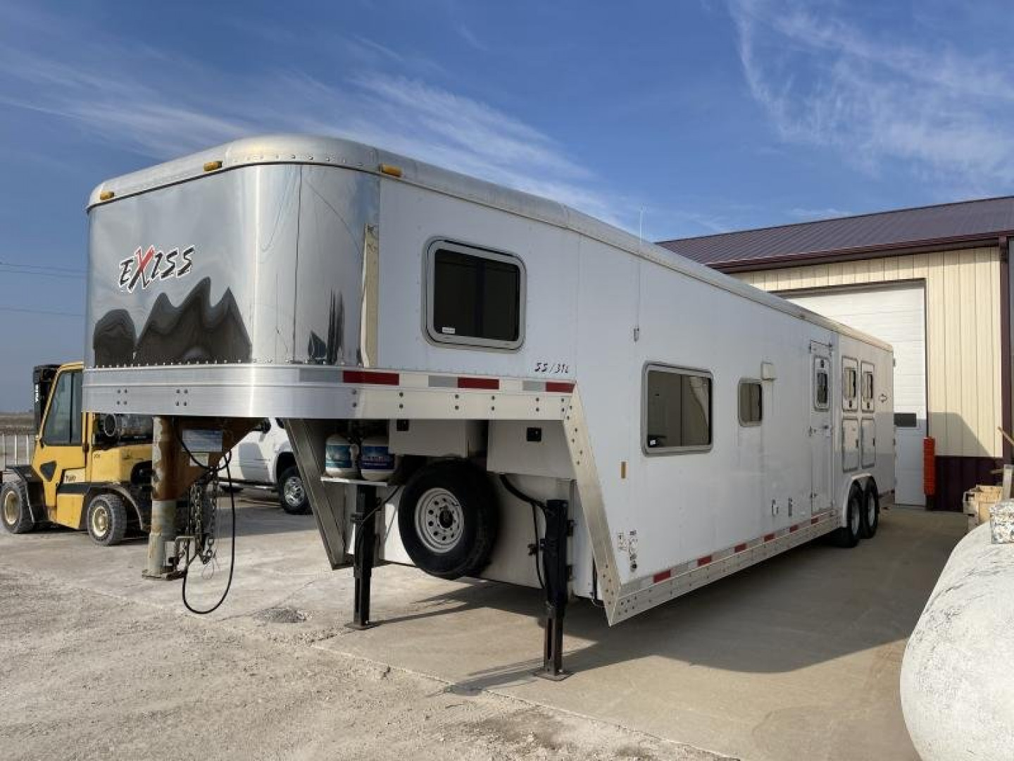 Used 2006 Exiss Trailers 3H LQ Horse Trailer