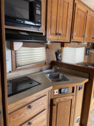 Used 2006 Exiss Trailers 3H LQ Horse Trailer