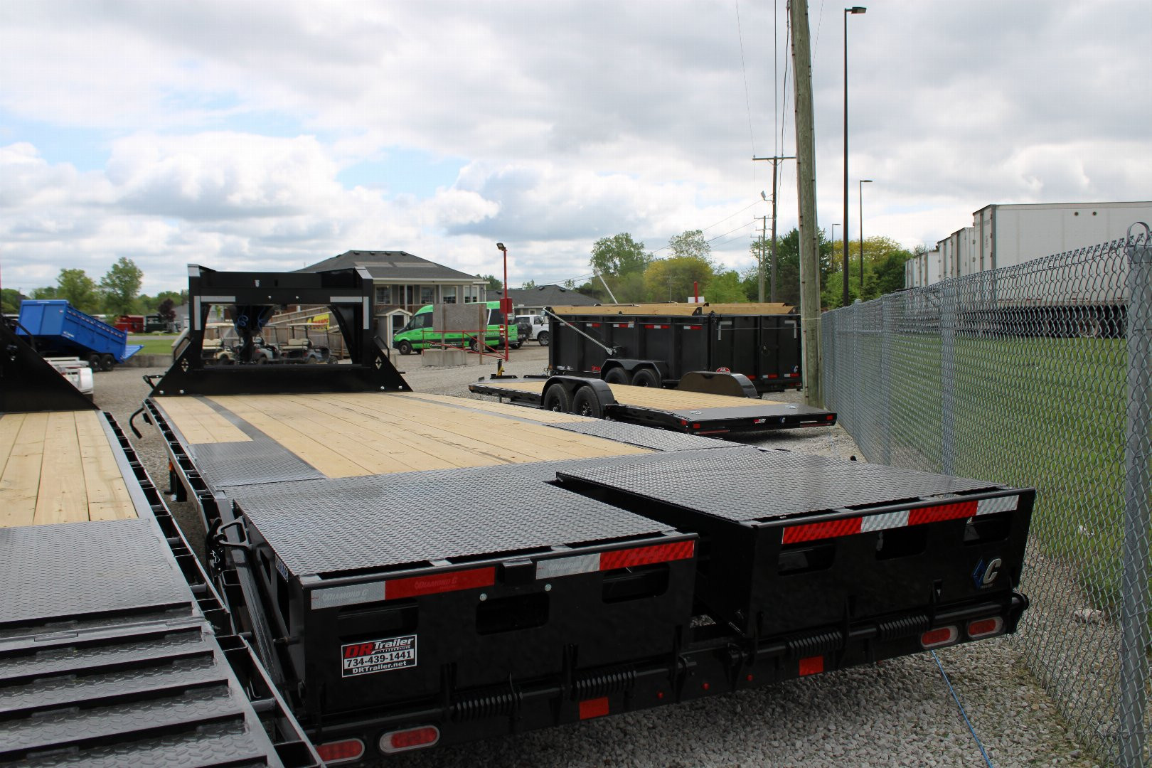 New 2025 Diamond C Trailers 25' MR 15.5K GVWR GOOSENECK EQUIPMENT TRAILER 48197 Equipment Trailer