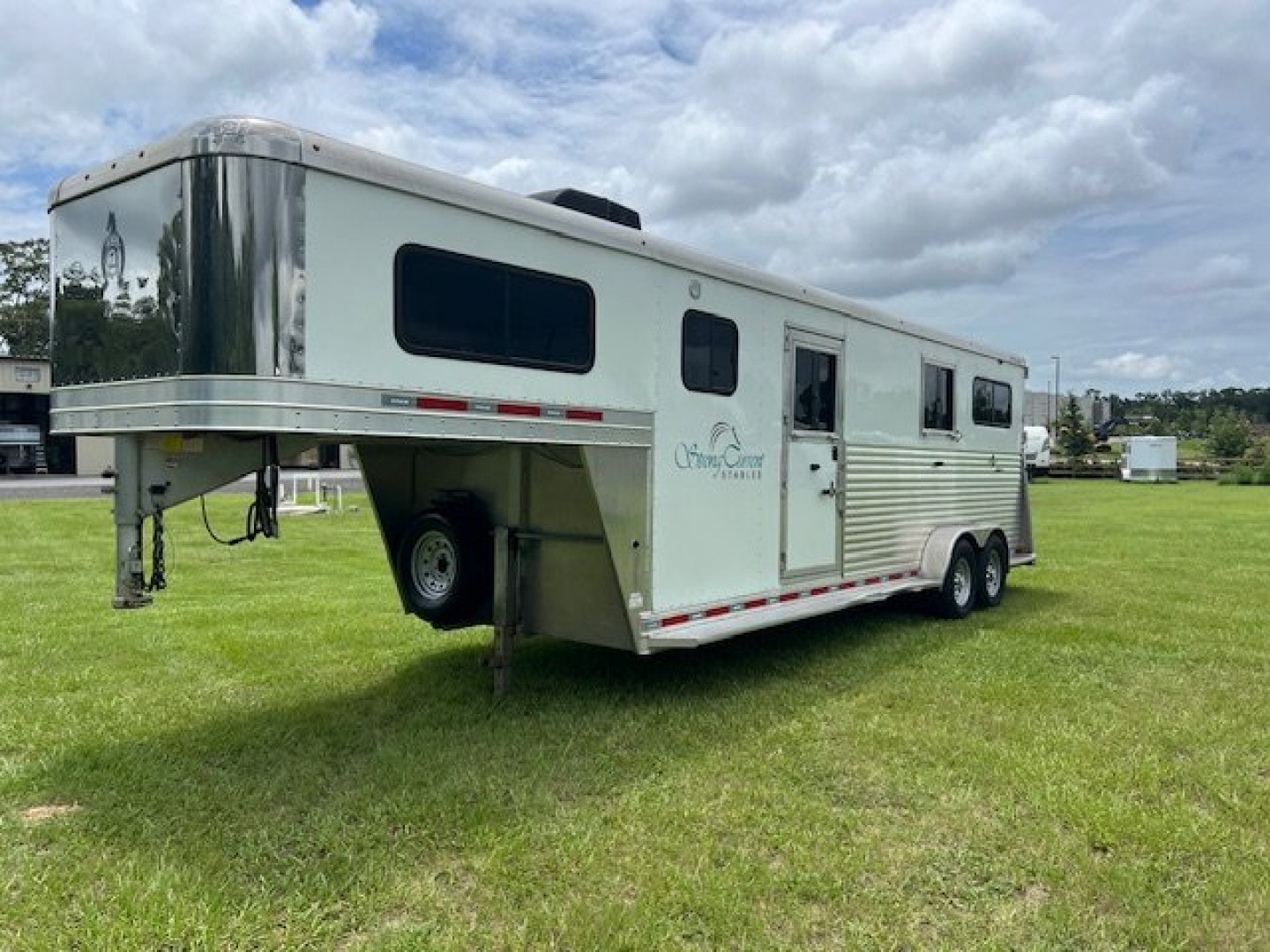 Used 2022 Adam 2+1 with dressing room Horse Trailer